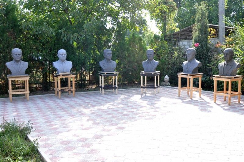 În curând, o parte din busturile medicilor iluștri vor fi gata În curând, o parte din busturile medicilor iluștri vor fi gata